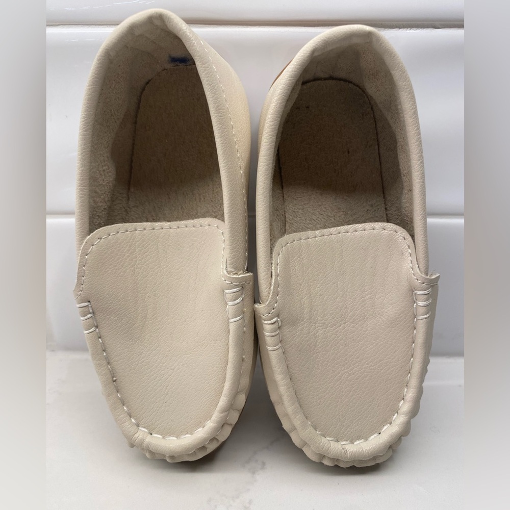 Classic Cream Kids Moccasins Toddler size 7-8